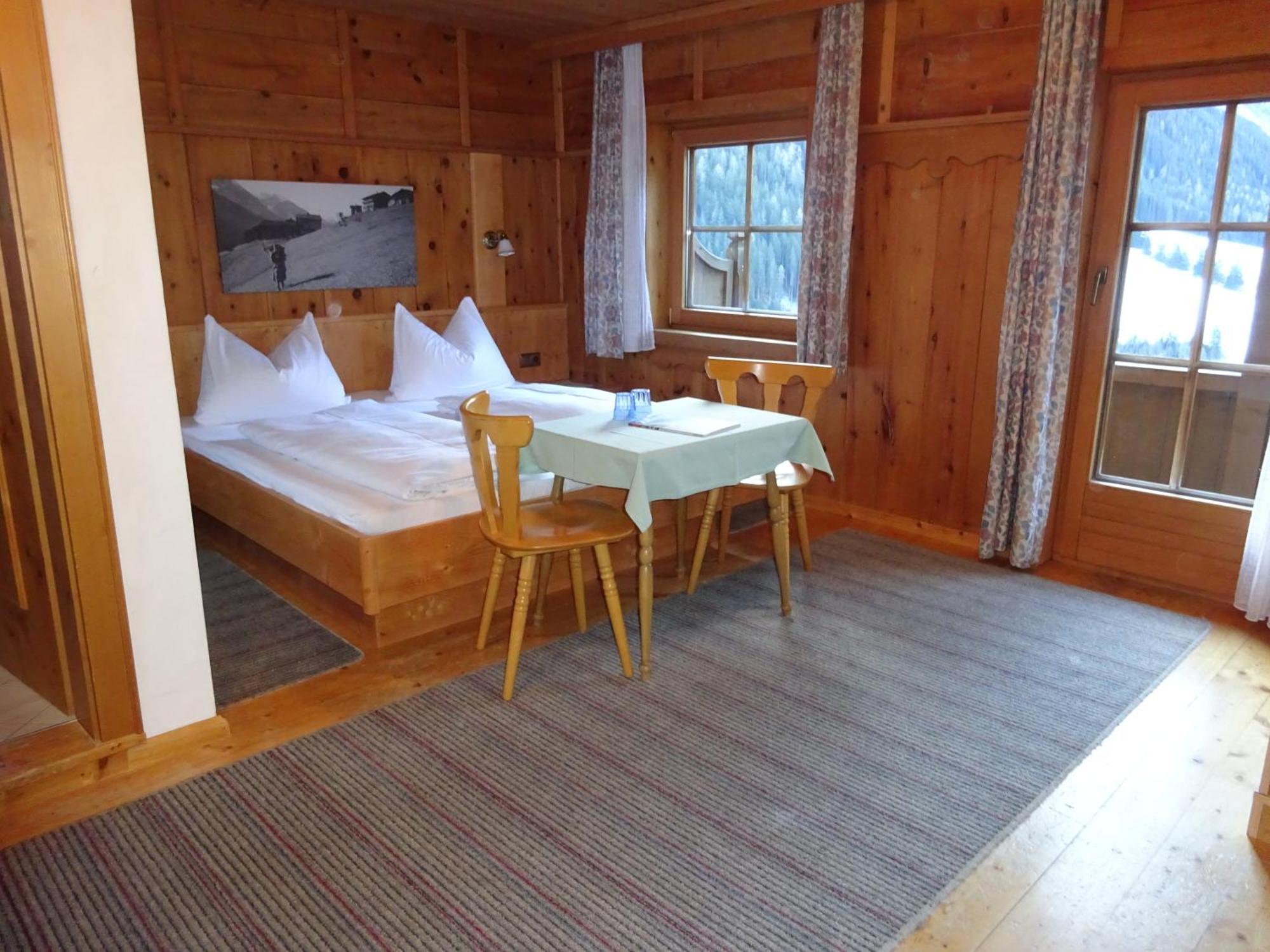 Landhaus Loeberbauer Тукс Екстериор снимка